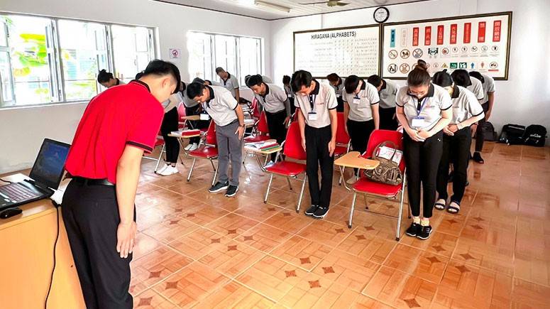 Về phía doanh nghiệp, việc đồng hành cùng nhà trường ngay từ đầu cũng góp phần xây dựng nguồn nhân lực có chất lượng, giảm thời gian đào tạo lại và nâng cao hiệu quả sử dụng lao động sau tuyển dụng. 