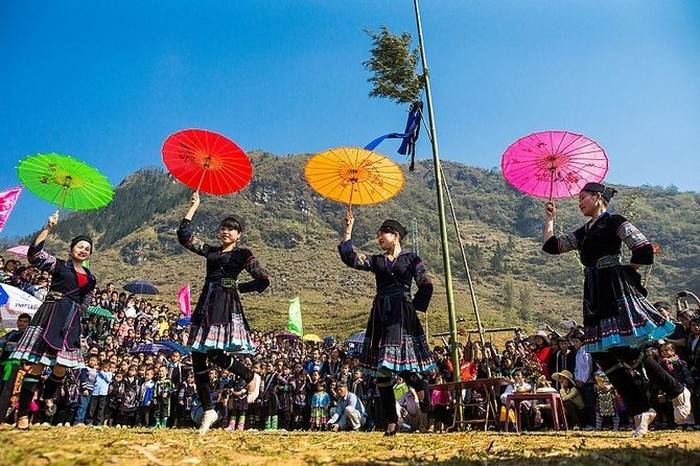 Lễ hội của người Mông