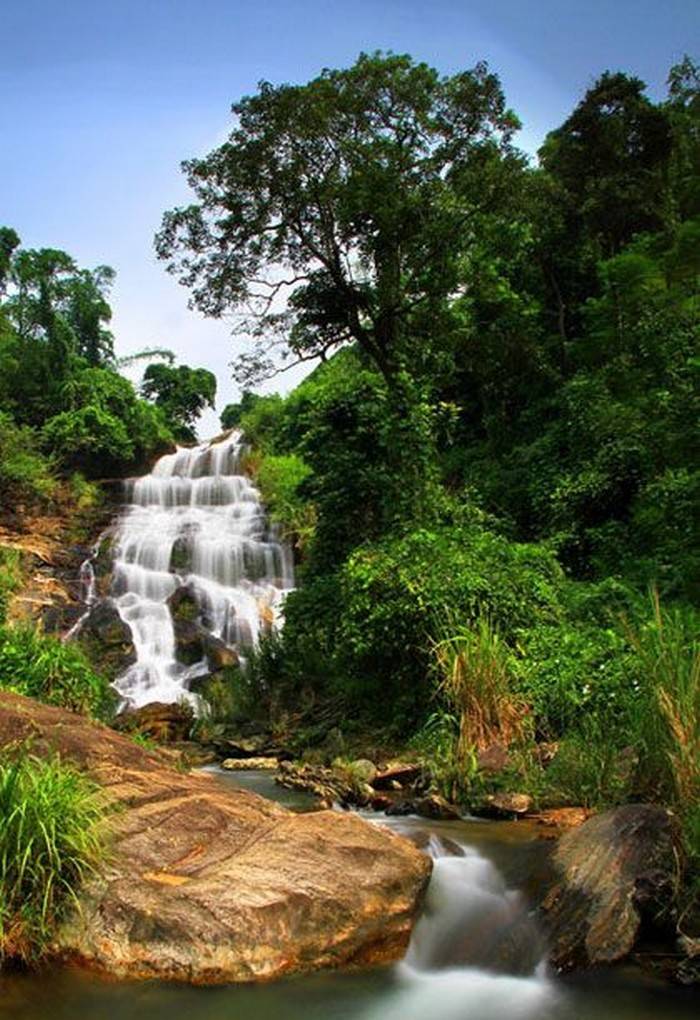 Thác suối tiên