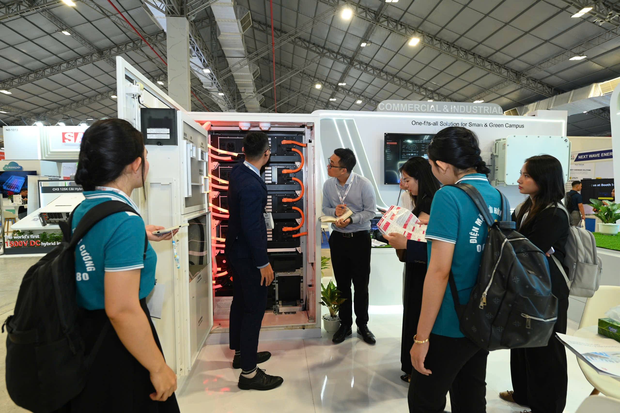 Huawei Digital Power: Đặt AI vào trung tâm hệ sinh thái năng lượng xanh