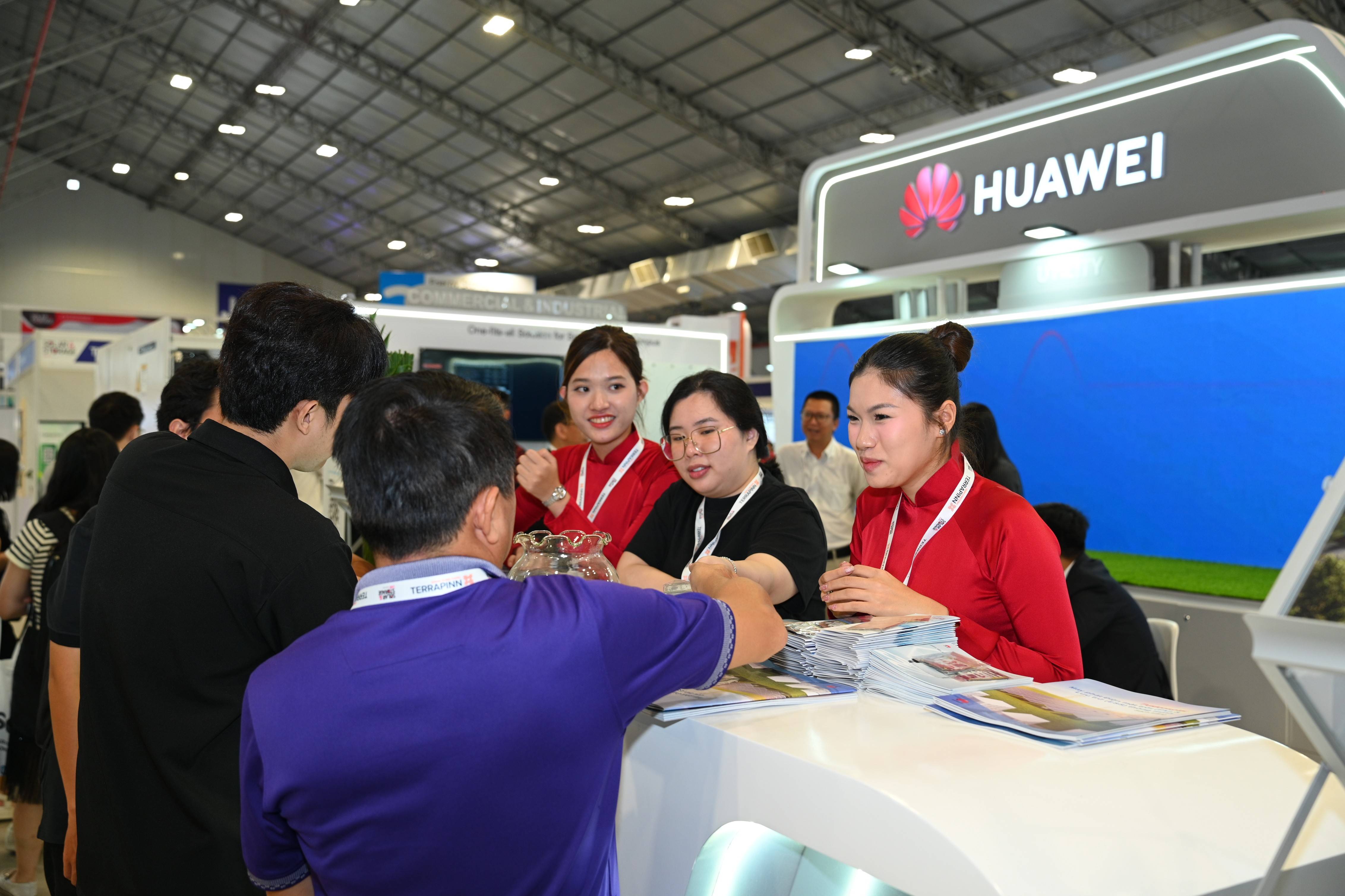 Huawei Digital Power: Đặt AI vào trung tâm hệ sinh thái năng lượng xanh