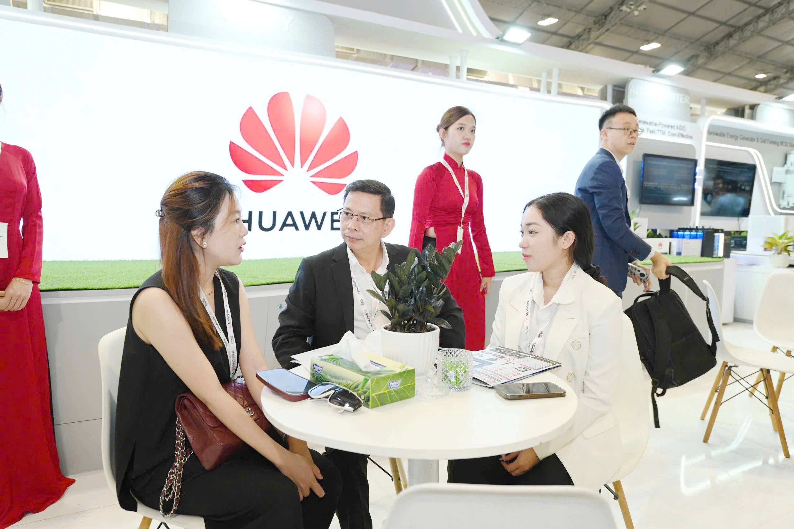 Huawei Digital Power mang hệ sinh thái AI cho doanh nghiệp tới Solar & Storage Live Vietnam 2026
