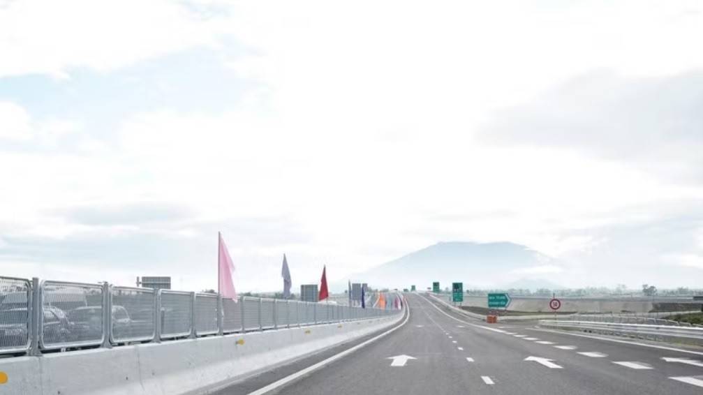 Dự án đường bộ cao tốc Khánh Hòa-Buôn Ma Thuột, hoàn thành và đưa vào khai thác 20km đầu tuyến đúng kế hoạch. (Ảnh: NGUYỄN TRUNG)