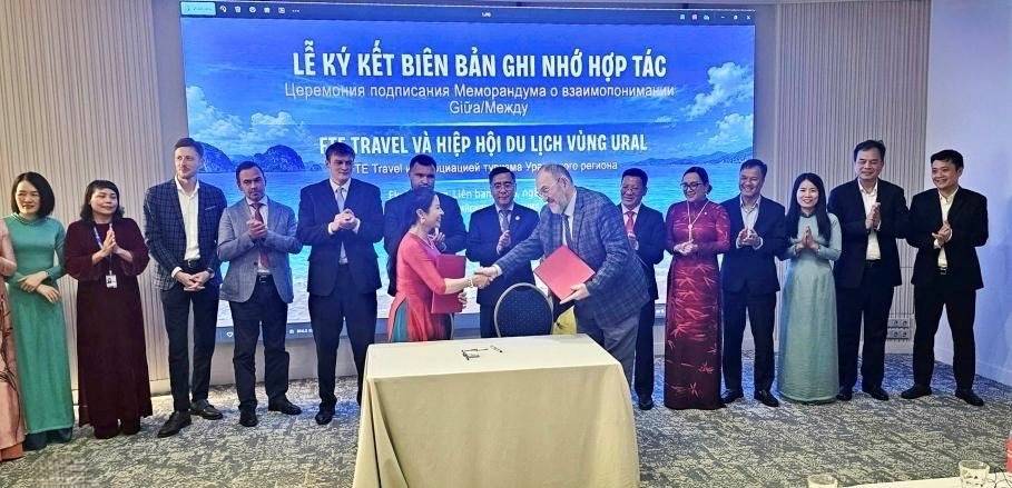 Lễ ký kết ghi nhớ hợp tác giữa doanh nghiệp Quảng Ninh và doanh nghiệp Nga (Ảnh: https://baovanhoa.vn).