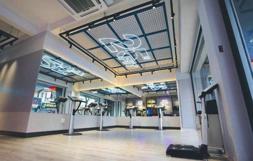 Công ty Cổ phần 25FIT bị Ủy ban Cạnh tranh Quốc gia xử phạt 580 triệu đồng do vi phạm nhiều quy định về bảo vệ quyền lợi người tiêu dùng, liên quan đến hợp đồng theo mẫu và thu thập thông tin cá nhân.