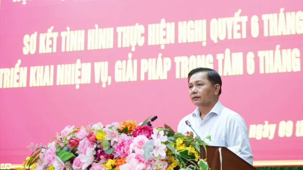 Bí thư Tỉnh ủy Trần Văn Lâu phát biểu khai mạc hội nghị.