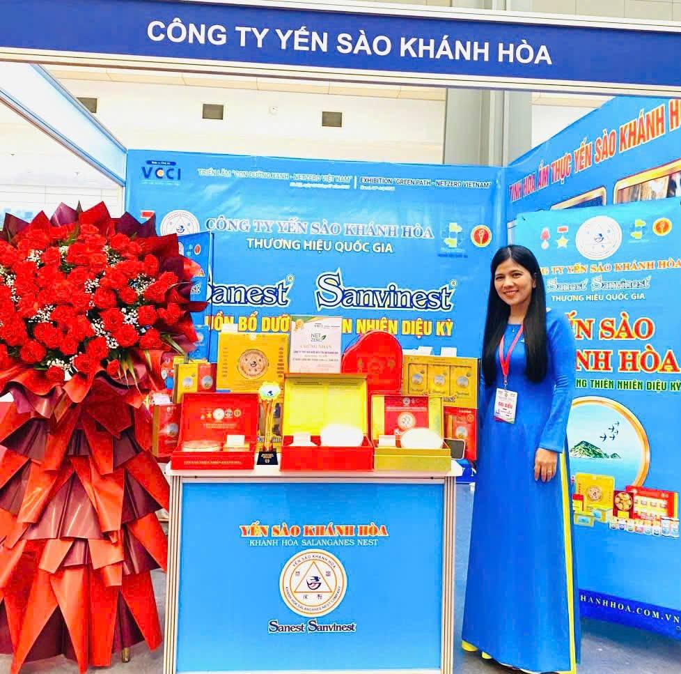 Yến Sào Khánh Hòa được vinh danh Doanh nghiệp tiêu biểu về Năng lượng môi trường Xanh Việt Nam