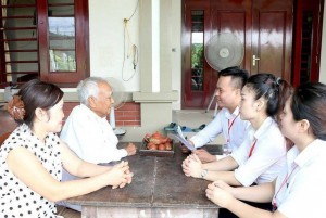 Hà Tĩnh: Ra mắt mô hình “Dịch vụ công lưu động”, hỗ trợ người dân làm thủ tục hành chính tại nhà