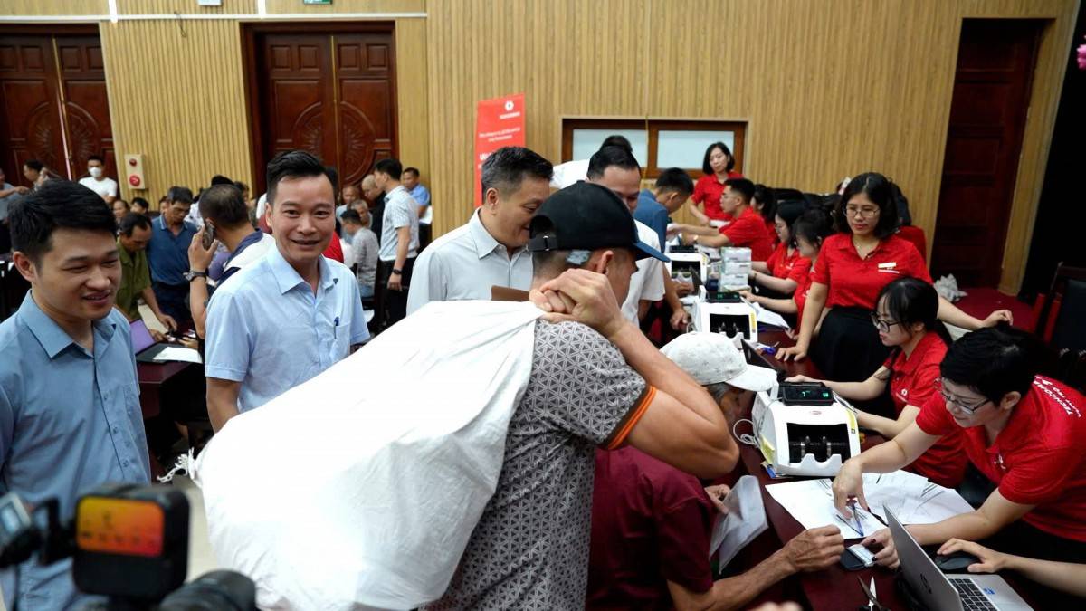 Đối với các chuyến bay nội địa, mức bồi thường được xác định theo cự ly đường bay, tối đa 440.000 đồng cho chuyến bay từ 1.000 km trở lên. Với chuyến bay quốc tế, mức bồi thường tối đa 165 USD đối với đường bay từ 5.000 km trở lên.