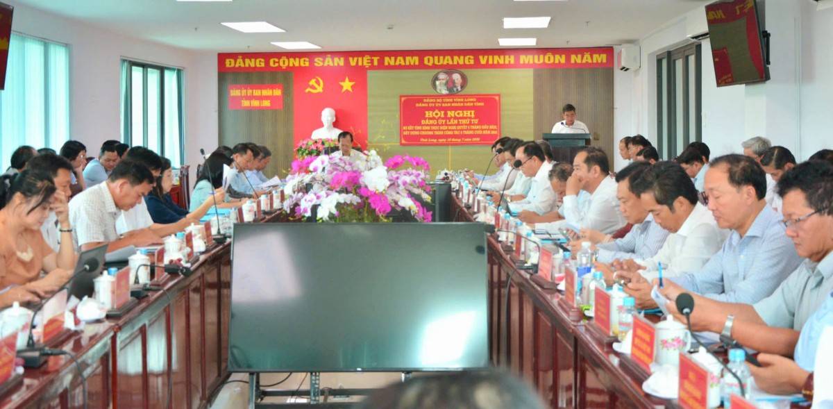Toàn cảnh Đảng ủy UBND tỉnh sơ kết tình hình thực hiện Nghị quyết 6 tháng đầu năm 2026