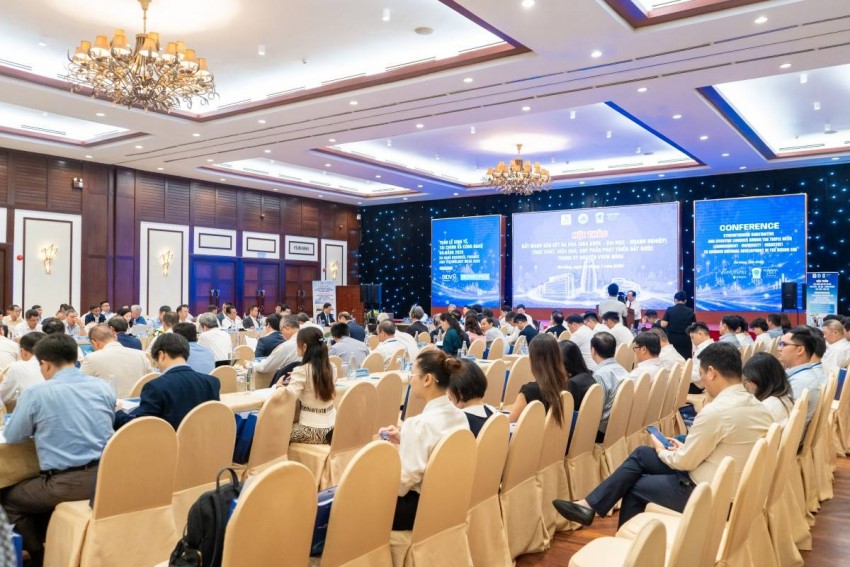 Đà Nẵng đang từng bước khẳng định vị thế là điểm đến hấp dẫn của các tập đoàn công nghệ, hướng tới mục tiêu trở thành trung tâm vi mạch bán dẫn và đổi mới sáng tạo của khu vực miền Trung, góp phần đưa Việt Nam tham gia sâu hơn vào chuỗi giá trị bán dẫn toàn cầu..