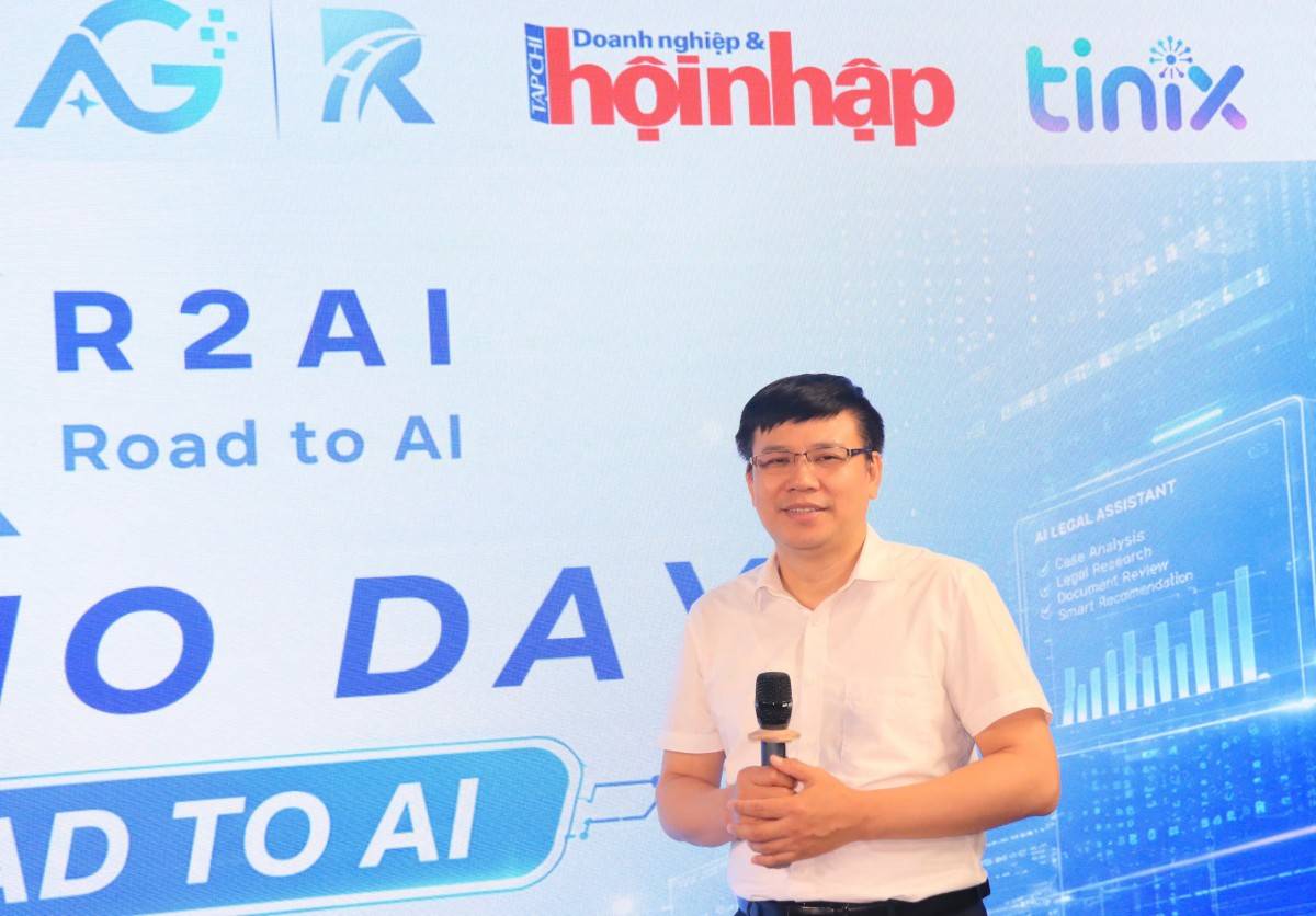 PGS.TS. Phan Xuân Hiếu, giảng viên Trường Đại học Công nghệ thuộc Đại học Quốc gia Hà Nội,