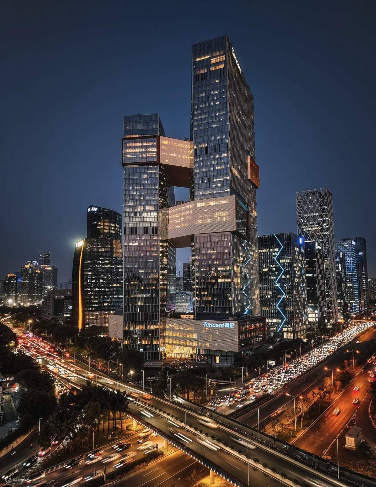Năm 2016, Tencent chi khoảng 8,6 tỷ USD để mua phần lớn cổ phần Supercell. Thương vụ đặc biệt ở chỗ đội ngũ sáng lập vẫn giữ quyền điều hành độc lập, giúp Supercell duy trì văn hóa quản trị đã tạo nên thành công.