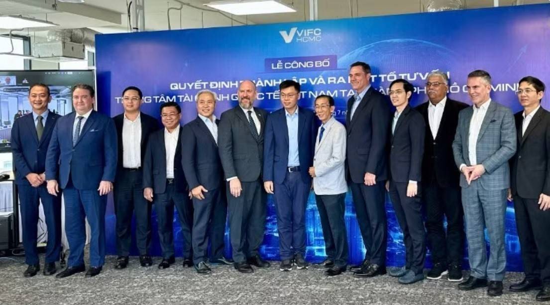 Nguyên Phó Thủ tướng Đức, cựu Đại sứ Mỹ hiến kế xây Trung tâm Tài chính Việt Nam