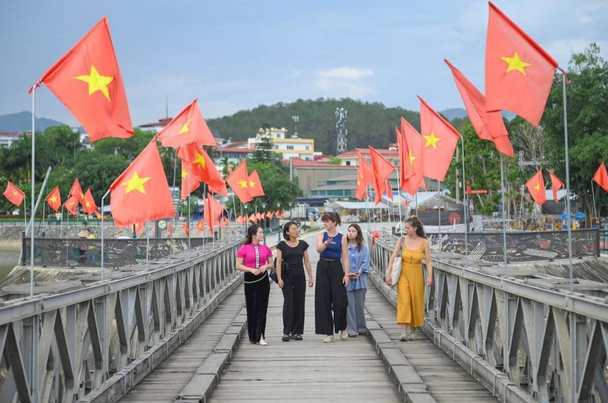 Điện Biên đặt mục tiêu đón 12 triệu lượt khách, đưa du lịch thành ngành mũi nhọn