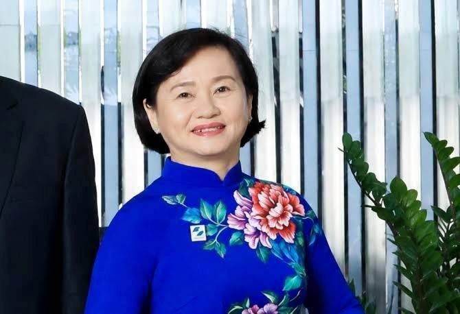Trước khi bước lên đỉnh cao sự nghiệp với vị trí lãnh đạo tối cao tại Ban Kiểm soát Sonadezi, bà Đặng Lê Bích Phượng có xuất phát điểm là một nhân sự chuyên ngành kế toán và gắn bó gần như trọn vẹn sự nghiệp tại các đơn vị thành viên của tổng công ty này.