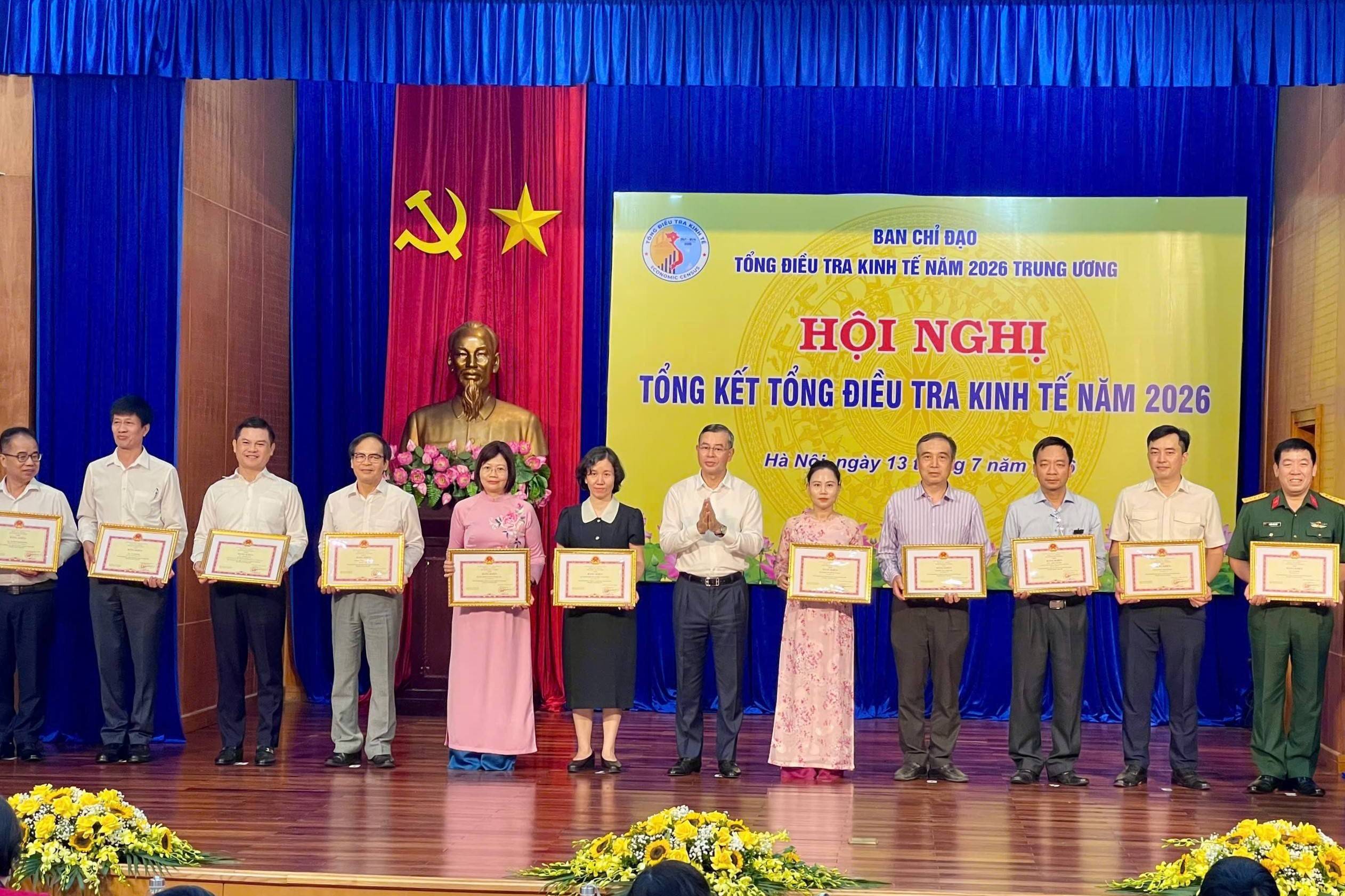 Phó Chủ tịch VINASME Tô Hoài Nam nhận bằng khen từ Bộ Tài chính vì thành tích trong Tổng điều tra kinh tế năm 2026