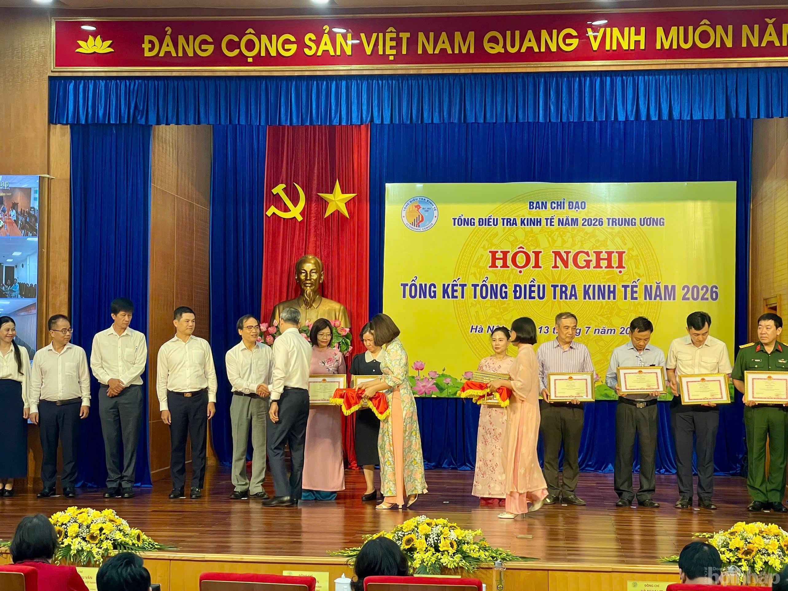Phó Chủ tịch VINASME Tô Hoài Nam nhận bằng khen từ Bộ Tài chính vì thành tích trong Tổng điều tra kinh tế năm 2026