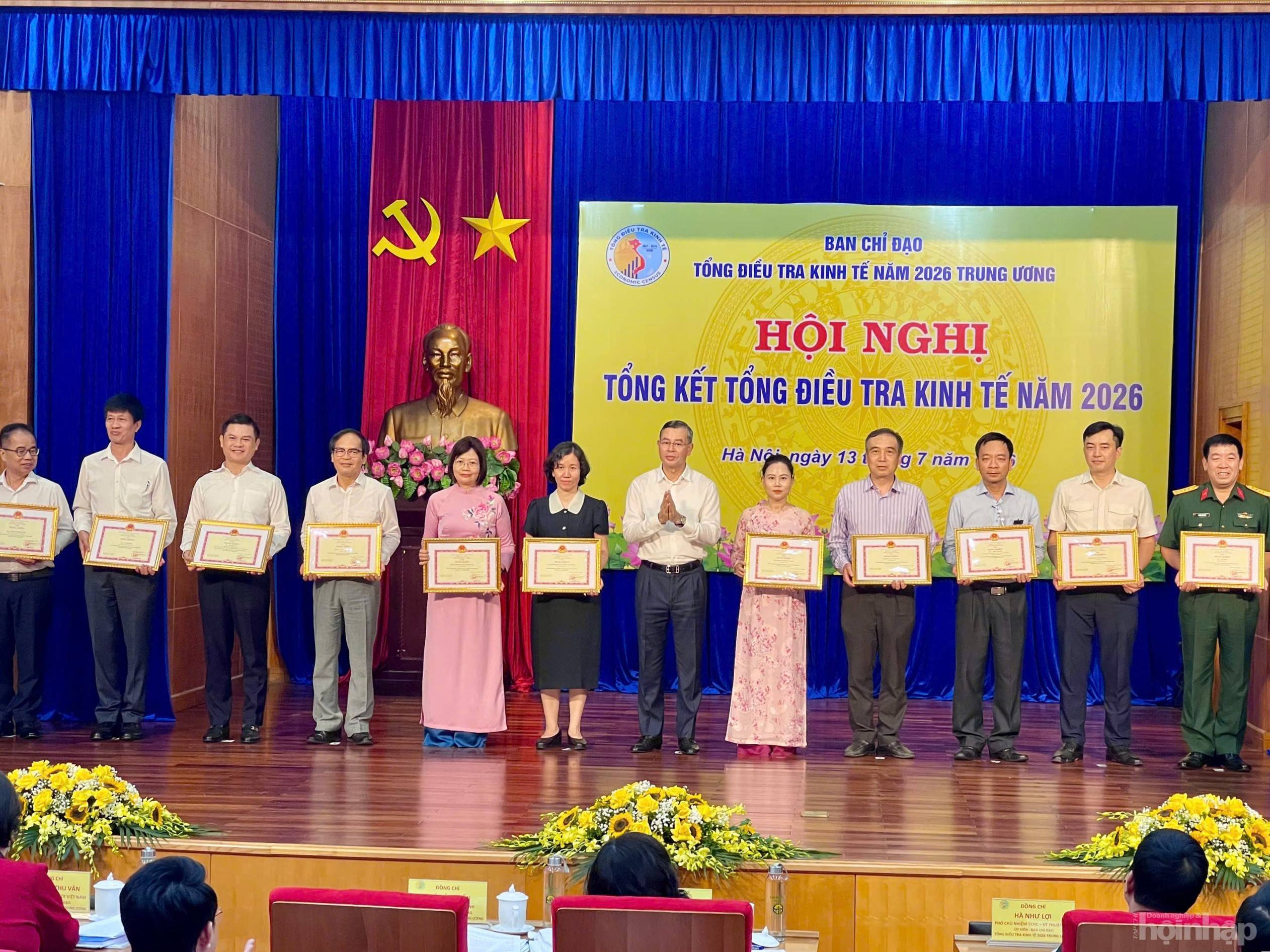 Phó Chủ tịch VINASME Tô Hoài Nam nhận bằng khen từ Bộ Tài chính vì thành tích trong Tổng điều tra kinh tế năm 2026