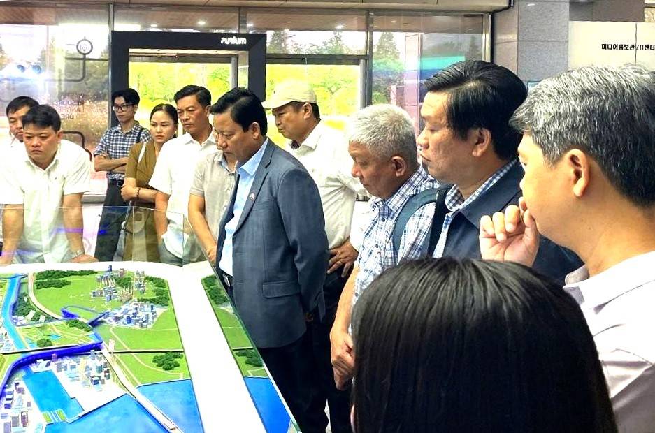 Đoàn công tác Tây Ninh khảo sát khu xử lý chất thải Sudokwon