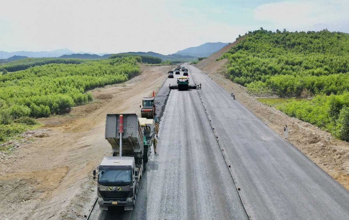 Bổ sung 5 tuyến cao tốc mới, hoàn thiện mạng lưới giao thông quốc gia đến 2030