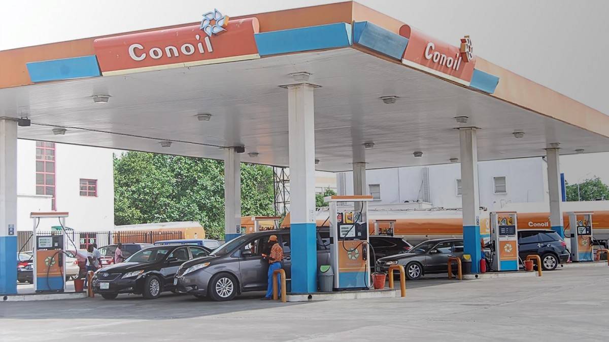 Conoil Plc là doanh nghiệp năng lượng do Mike Adenuga kiểm soát, hoạt động trong lĩnh vực phân phối xăng dầu, nhiên liệu hàng không và dầu nhờn trên khắp Nigeria.