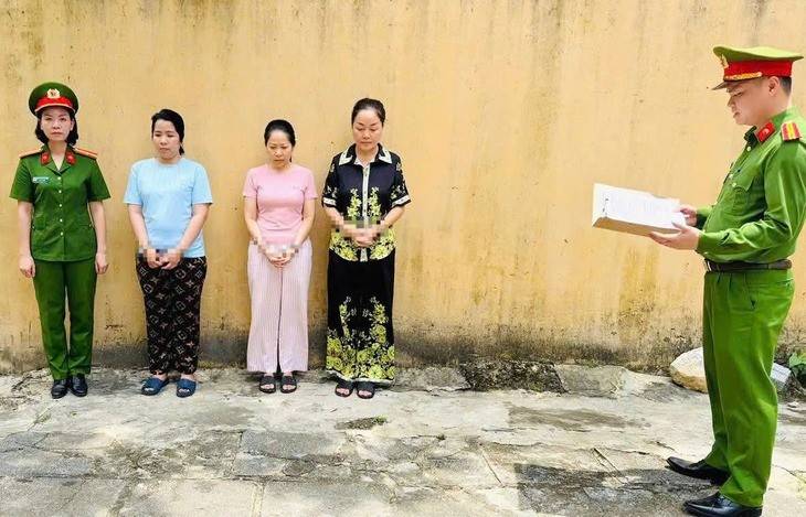 Ba chủ tiệm vàng Kim Lý, Ngọc Tâm, Ngọc Châu Âu cùng một giám định viên bị khởi tố trong vụ buôn lậu kim cương xuyên quốc gia (Ảnh: CQCA).
