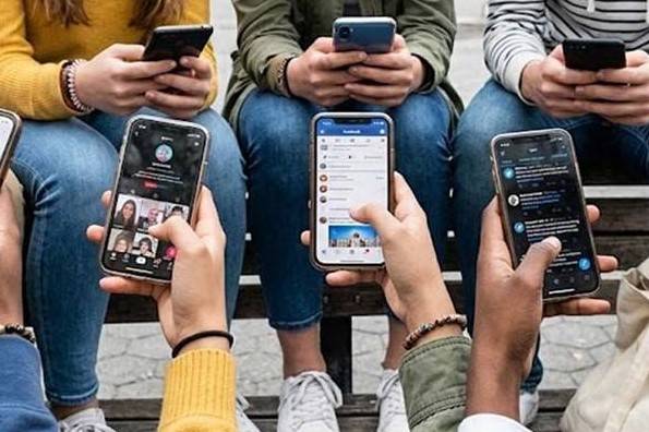EU xem xét siết quản lý mạng xã hội đối với trẻ em