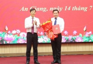 Trung tướng Đinh Văn Nơi giữ chức Phó Bí thư Tỉnh ủy An Giang, kiêm Bí thư Đảng ủy đặc khu Phú Quốc