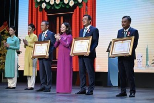Vietnam Airlines nhận Huân chương Lao động hạng Ba vì phát triển bền vững