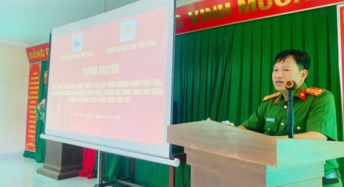 Công an tỉnh An Giang khuyến cáo các chủ tàu, thuyền trưởng, doanh nghiệp và ngư dân nghiêm túc chấp hành các quy định của pháp luật trong hoạt động khai thác thủy sản. Hành vi vi phạm quy định về chống khai thác thủy sản bất hợp pháp, không báo cáo và không theo quy định (IUU) sẽ bị xử lý nghiêm; tùy tính chất, mức độ vi phạm có thể bị xử phạt hành chính đến 01 tỷ đồng hoặc bị xử lý hình sự theo quy định của pháp luật.