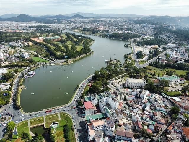 Lâm Đồng thúc đẩy tăng trưởng xanh, kiến nghị Trung ương hoàn thiện cơ chế hỗ trợ địa phương