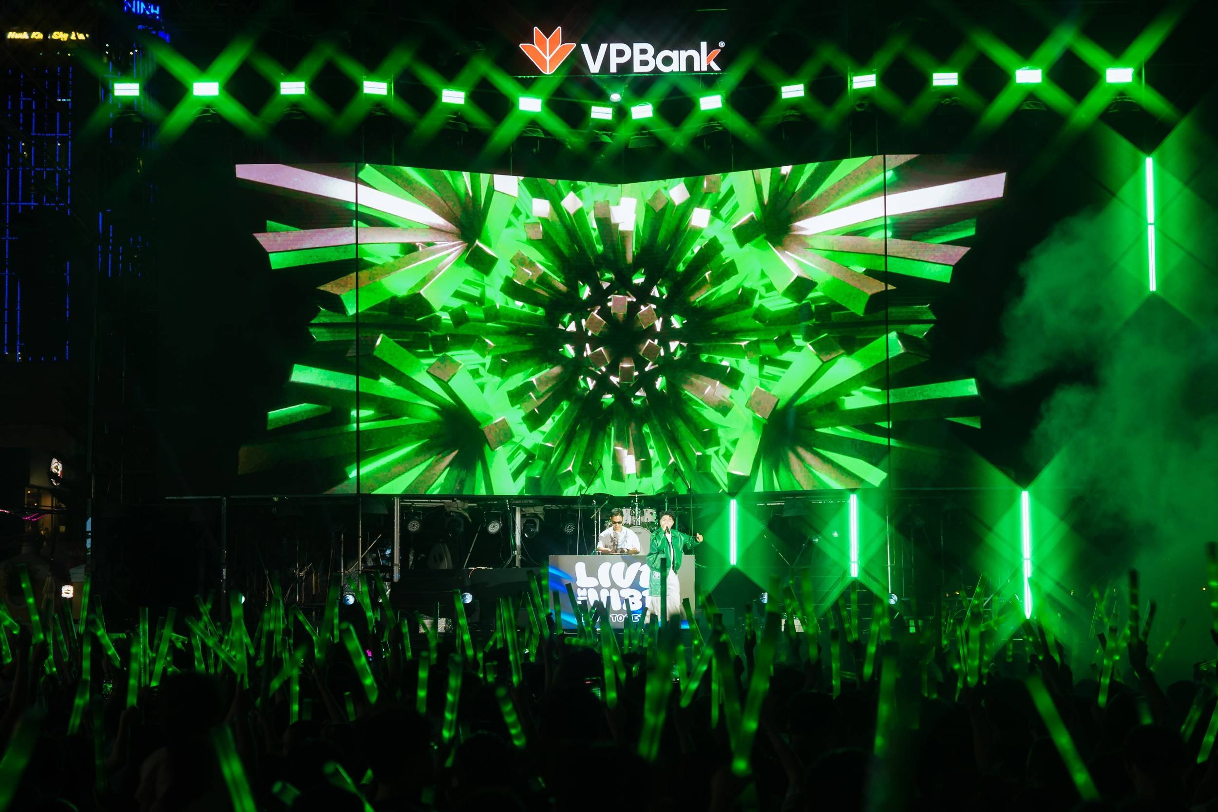“VPBank Live The Vibe - Move Together” - nơi âm nhạc là cầu nối để mọi người gặp gỡ, giao lưu và sẻ chia những trải nghiệm tích cực. Ảnh VPBank.