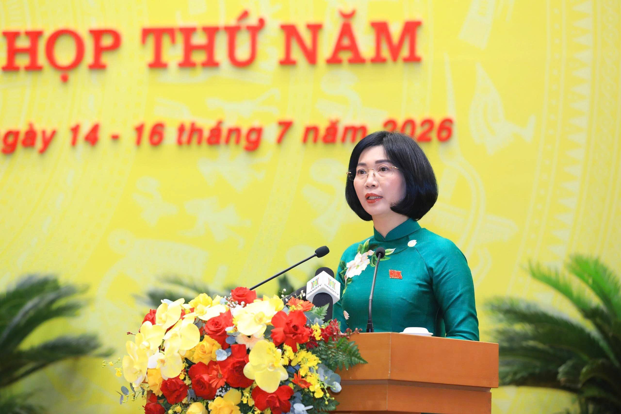 Chủ tịch HĐND TP. Hà Nội “truy” nguồn gốc hoa quả nhập khẩu tại chợ Long Biên