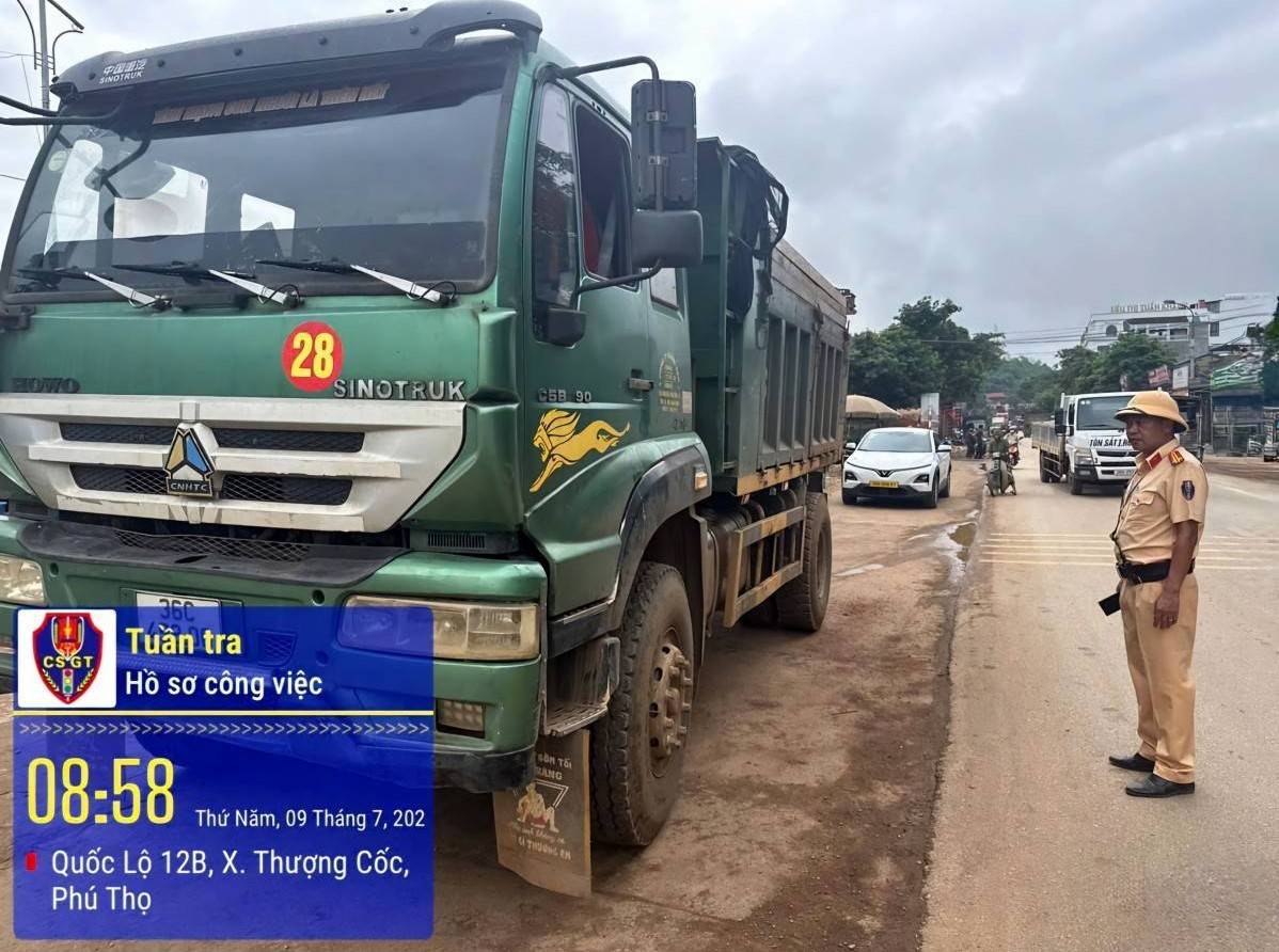 Phú Thọ: Trạm CSGT Tân Lạc xử lý hơn 260 trường hợp xe quá tải