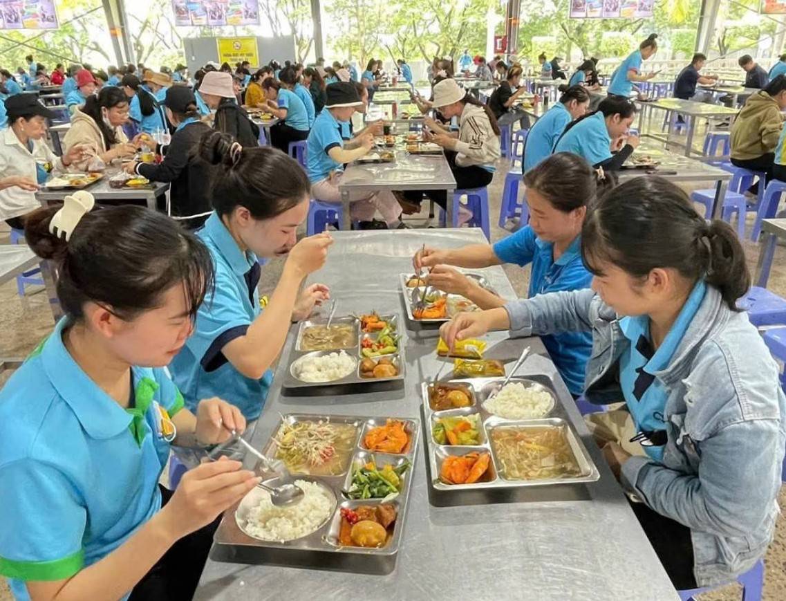 Từ một bữa cơm đến văn hóa đồng hành cùng người lao động