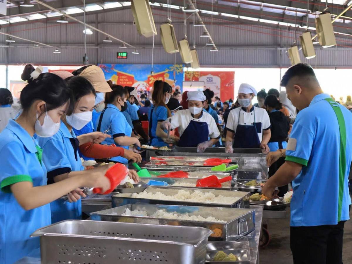 Từ một bữa cơm đến văn hóa đồng hành cùng người lao động