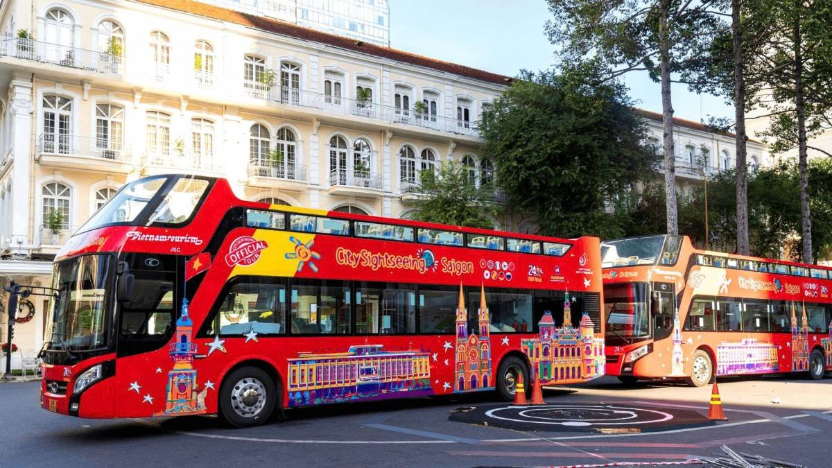 Khám phá TP. Hồ Chí Minh bằng xe bus 2 tầng.