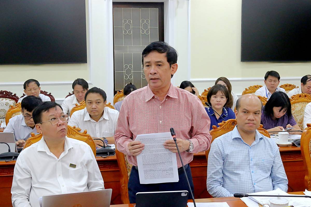 TP Hồ Chí Minh nghe báo cáo tiến độ xử lý các dự án vướng mắc