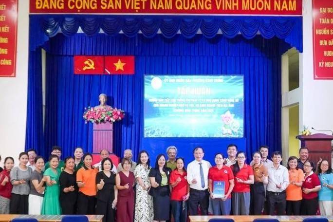 TP. Hồ Chí Minh: Doanh nghiệp phường Bình Trưng được hướng dẫn tra cứu pháp luật bằng AI, giảm rủi ro khi kinh doanh