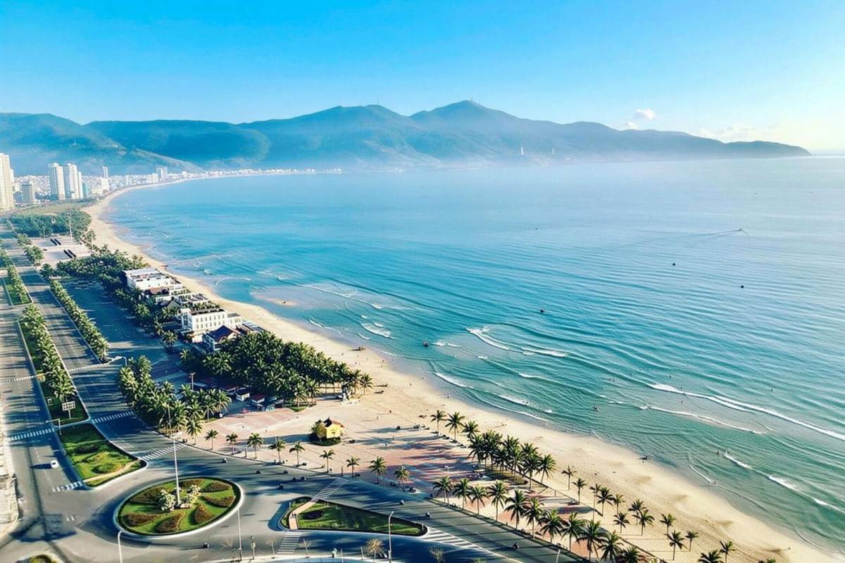 Biển Mỹ Khê, địa điểm tổ chức sân khấu thực cảnh và các hoạt động trọng tâm của Lễ hội Tận hưởng Đà Nẵng 2026.