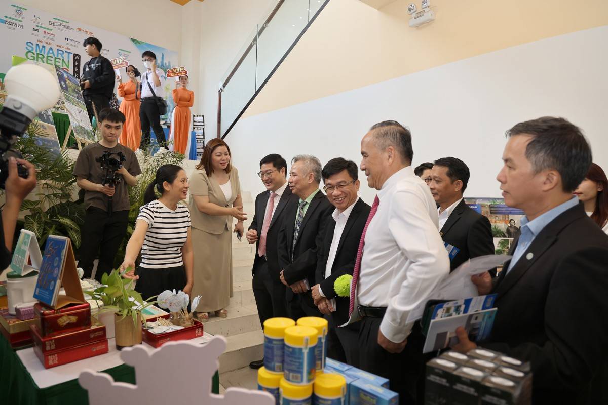 Triển lãm giải pháp công nghệ xanh tại Smart Green Living Week 2026