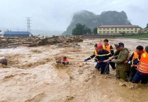 Lai Châu chỉ đạo khẩn ứng phó mưa lũ, trực ban 24/24 giờ