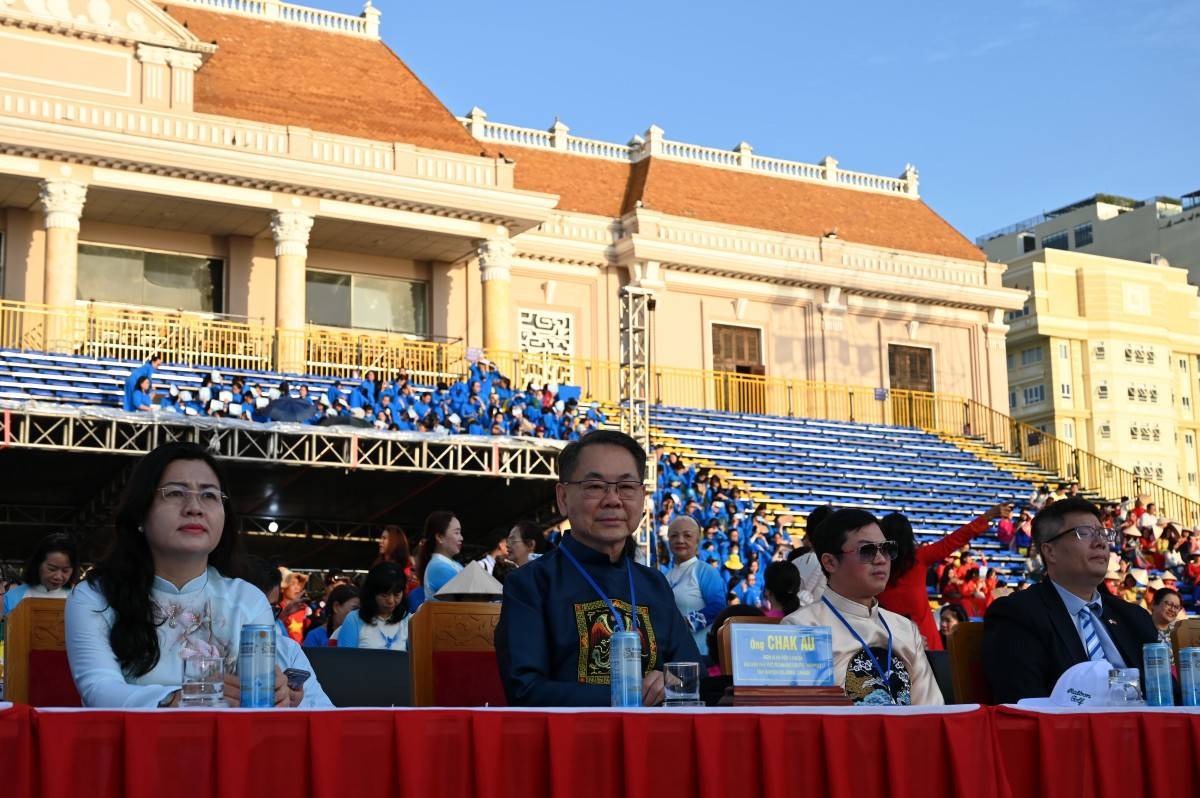 Chào Festival biển 2026 Lễ hội áo dài “Sắc màu của Biển” rực rỡ trên cung đường biển đẹp nhất Nha Trang