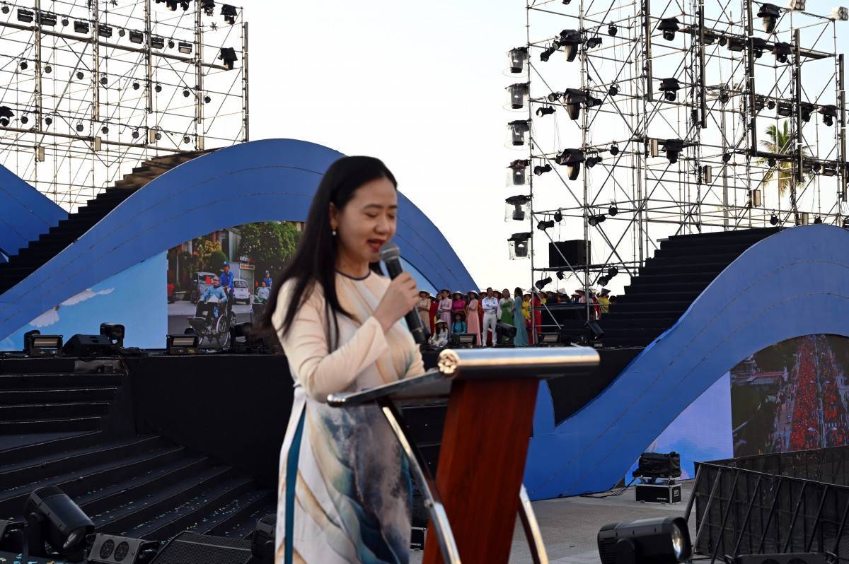 Chào Festival biển 2026 Lễ hội áo dài “Sắc màu của Biển” rực rỡ trên cung đường biển đẹp nhất Nha Trang