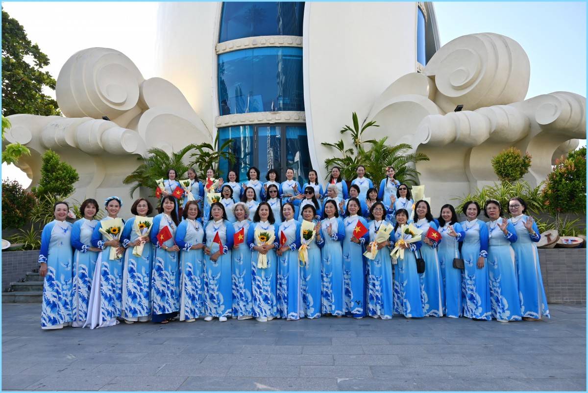 Chào festival biển 2026 Lễ hội áo dài “Sắc màu của Biển” rực rỡ trên cung đường biển đẹp nhất Nha Trang