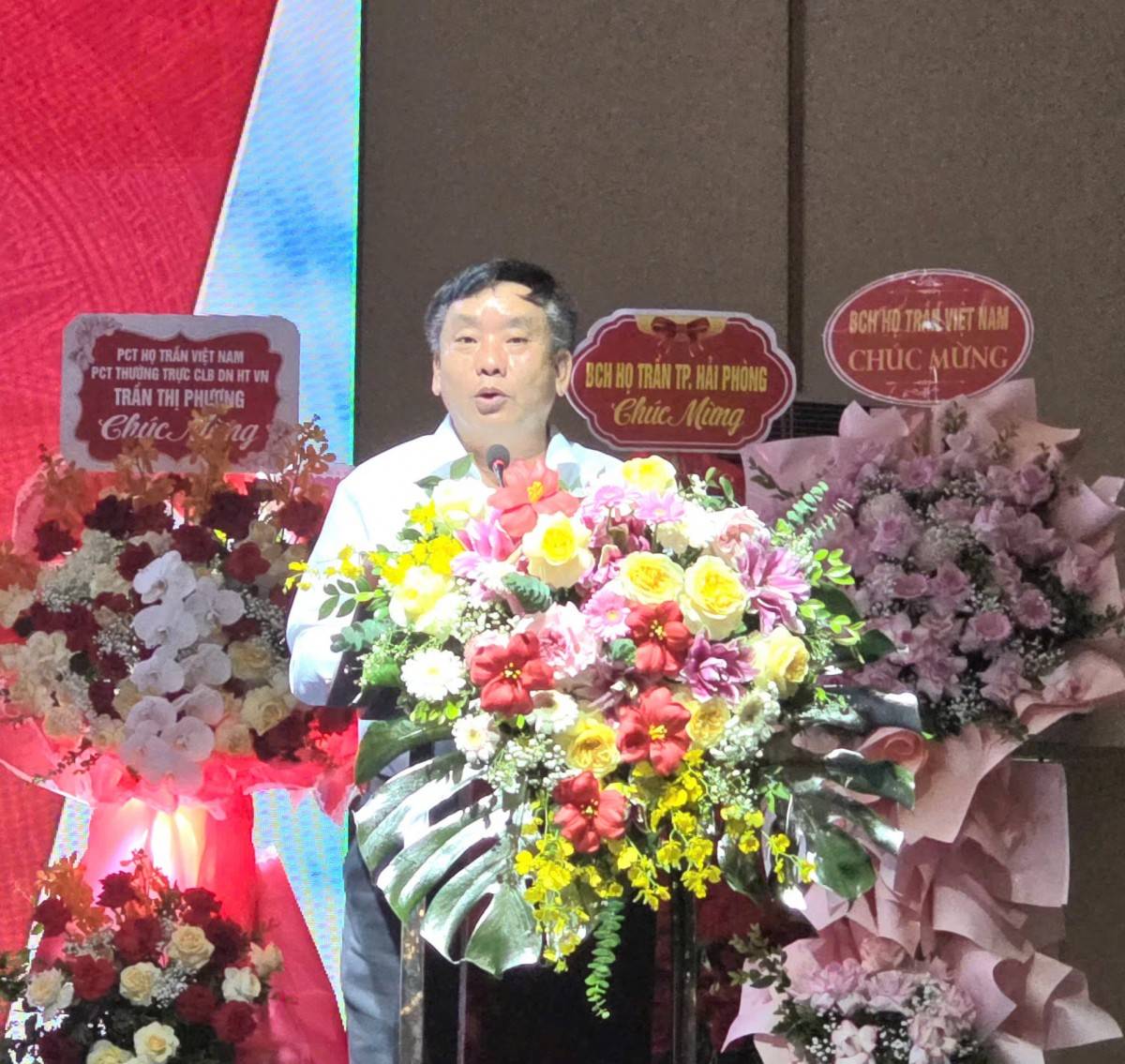 Ông Trần Văn Quân, PCT UBND thành phố Hải Phòng  phát biểu tại hội nghị