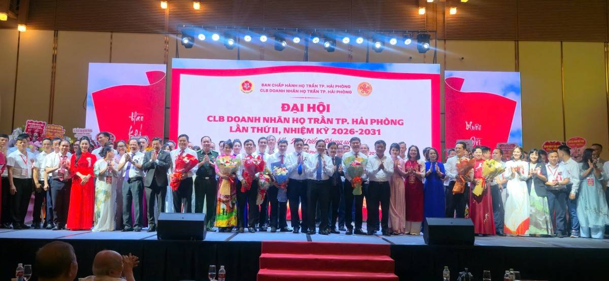 Ban chấp hành  CLB Doanh nhân họ Trần  ra mắt tại đại hội