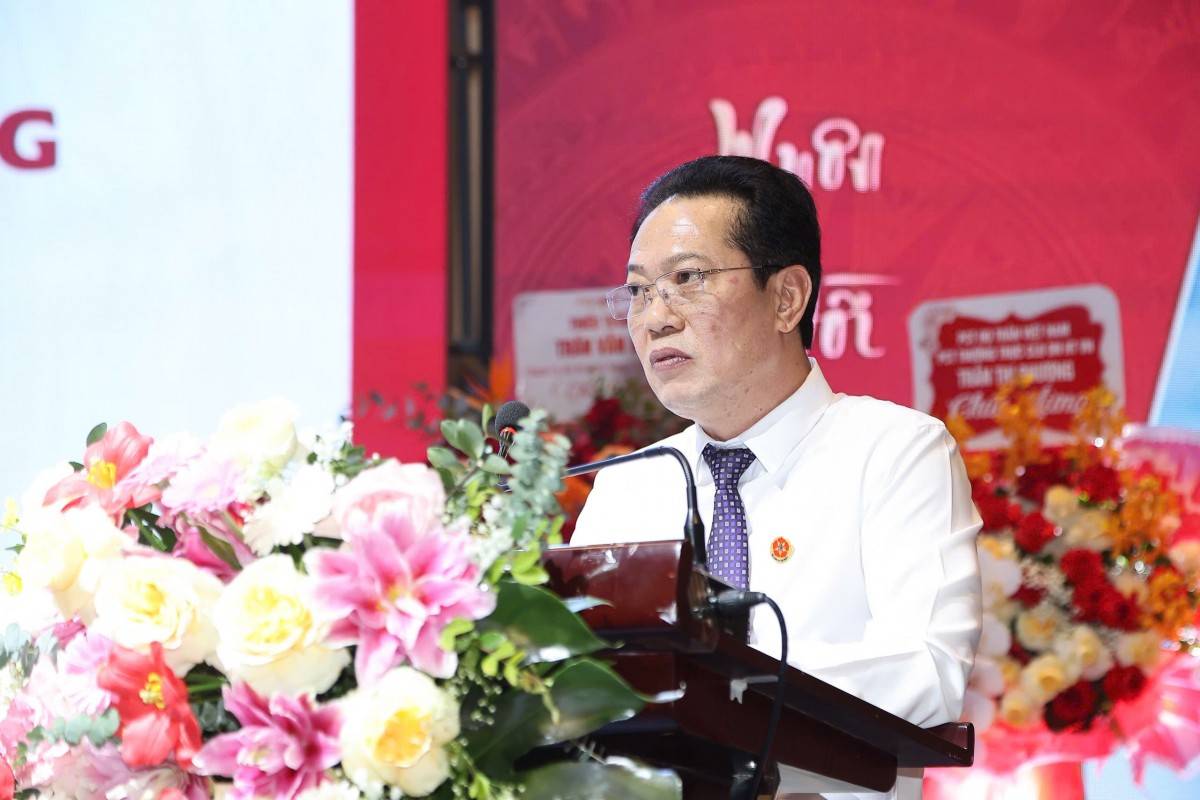 Ông Trần Văn Thắng Chủ tịch CLB Doanh nhân họ Trần khóa 2021-2026  xúc động phát biểu tại đại hội