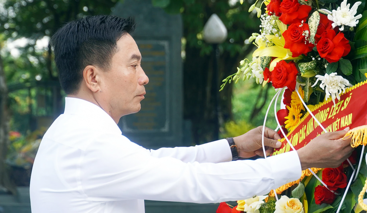 Quảng Trị đón đoàn lãnh đạo Quốc hội dâng hương tưởng niệm các anh hùng liệt sĩ